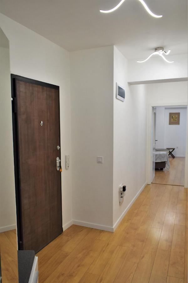 Top Center Apartment Gramophone With Private Parking Burgas City Exterior foto