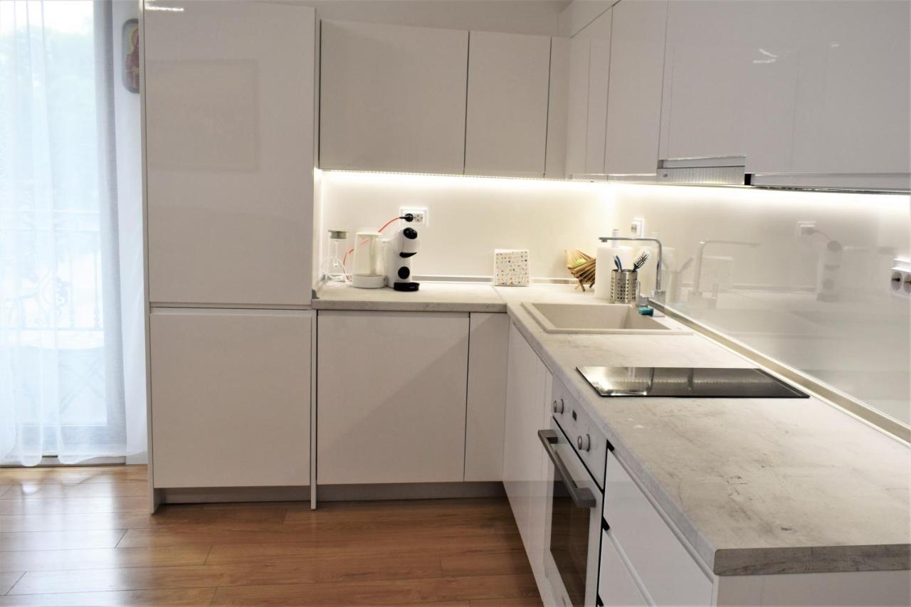 Top Center Apartment Gramophone With Private Parking Burgas City Exterior foto